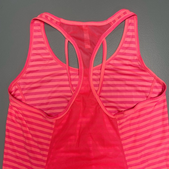 Women's‎ Workout Tank Size Medium - Picture 4 of 4
